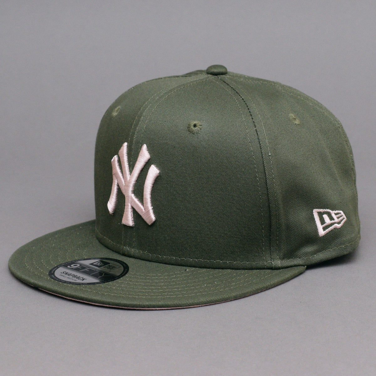 New Era New York Yankees MLB Essentials Olive 9Fifty Snapback Cap